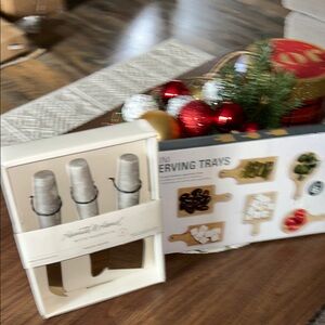 Hearth & Hand Knife Set with Cream Handles And 6 mini wood trays.